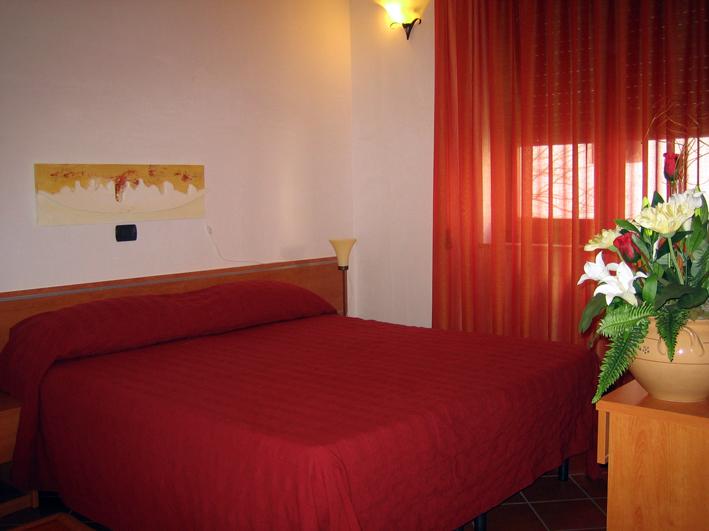 Bed And Breakfast La Terrazza Cisternino Chambre photo